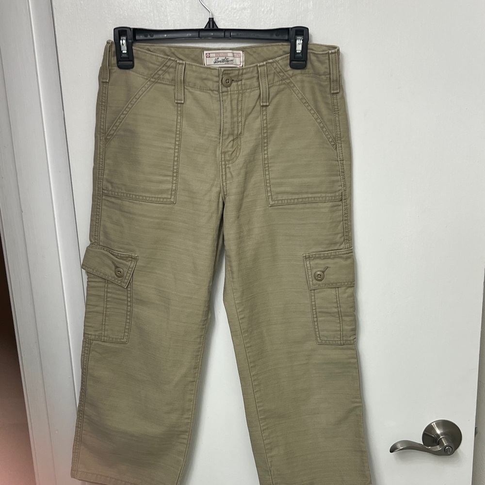 Levi Strauss Signature khaki cargo capri pants, Size Misses 4, 100% cotton